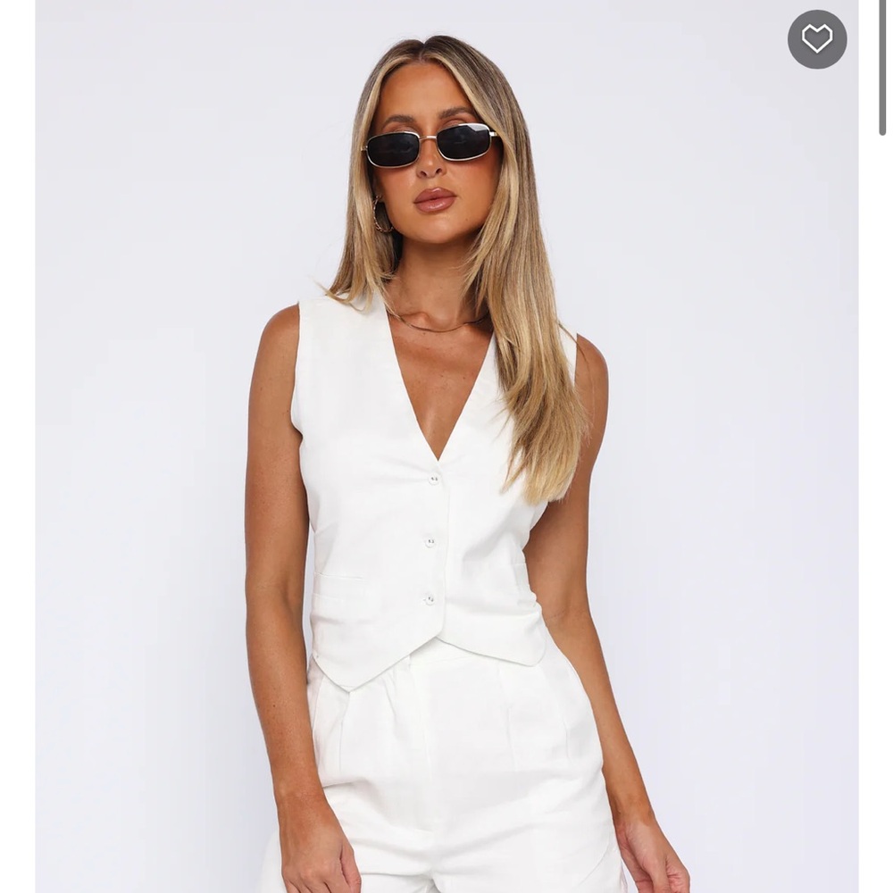 White fox linen vest top